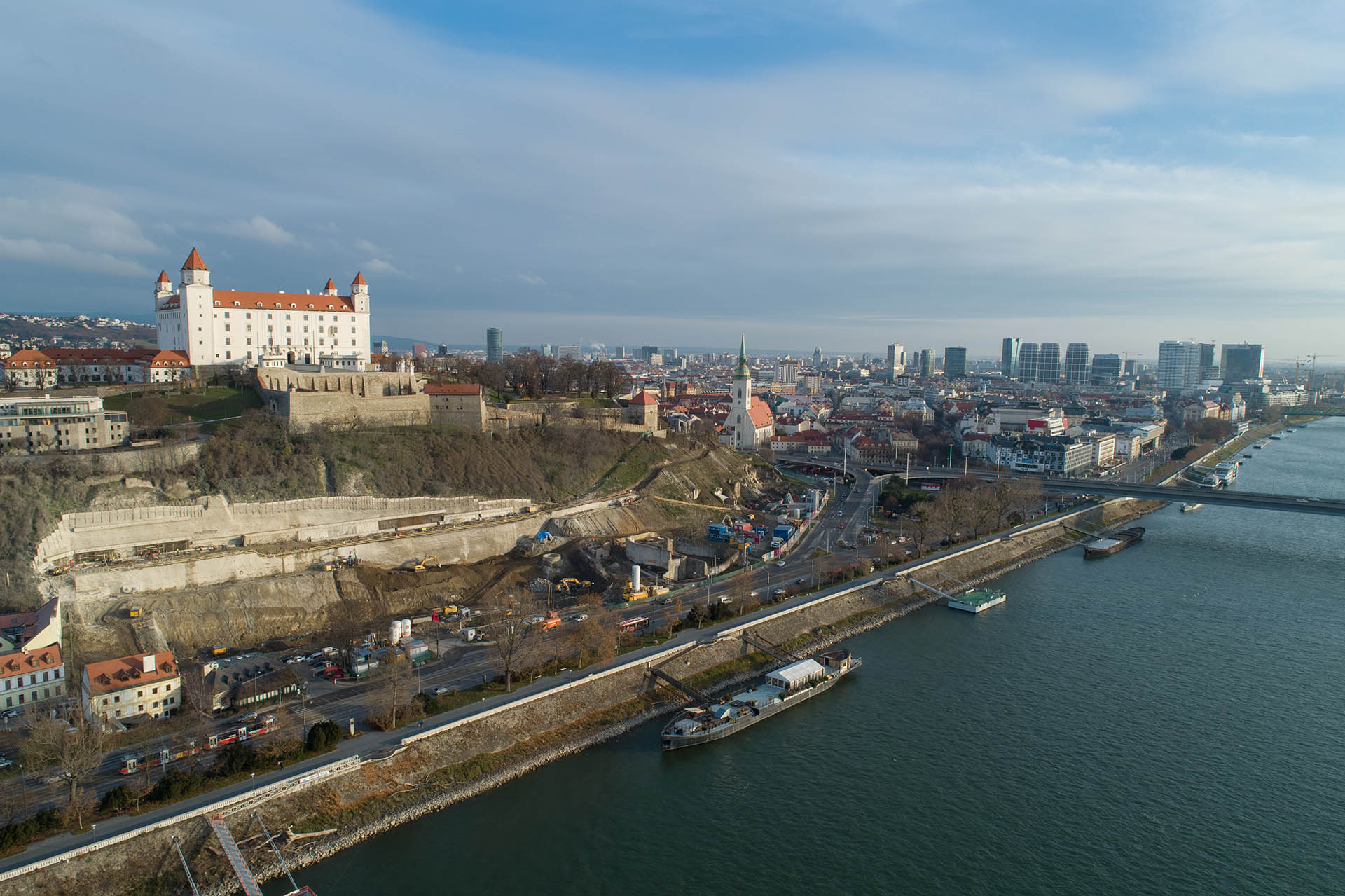 letecke foto z dronu dunaj bratislava